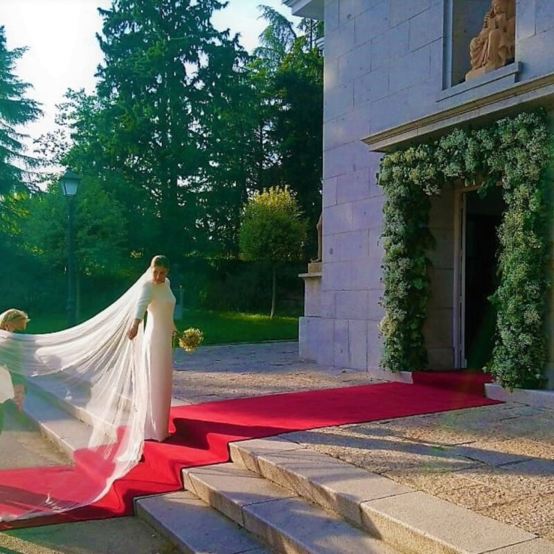 Alquiler de una alfombra roja para bodas y eventos en Madrid